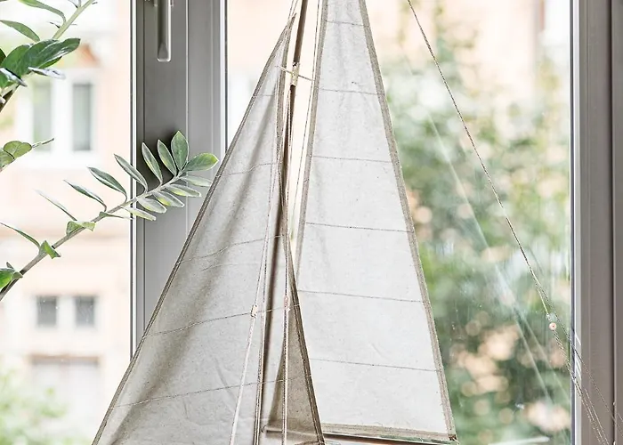 Center Apartment, 8 *